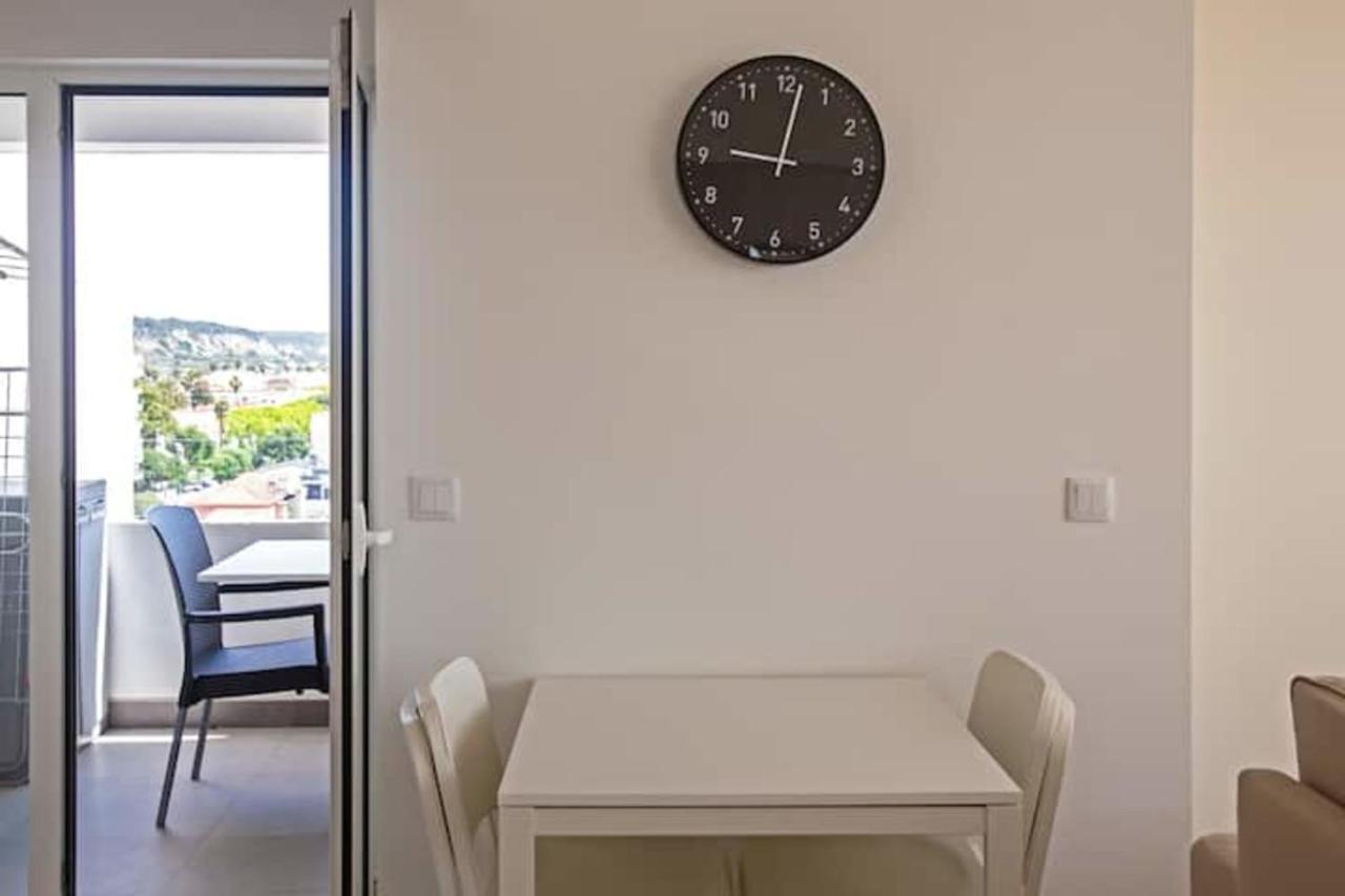 Magnificent 1 Bedroom Apartment With Views Over The Ocean コスタ・ダ・カパリカ エクステリア 写真