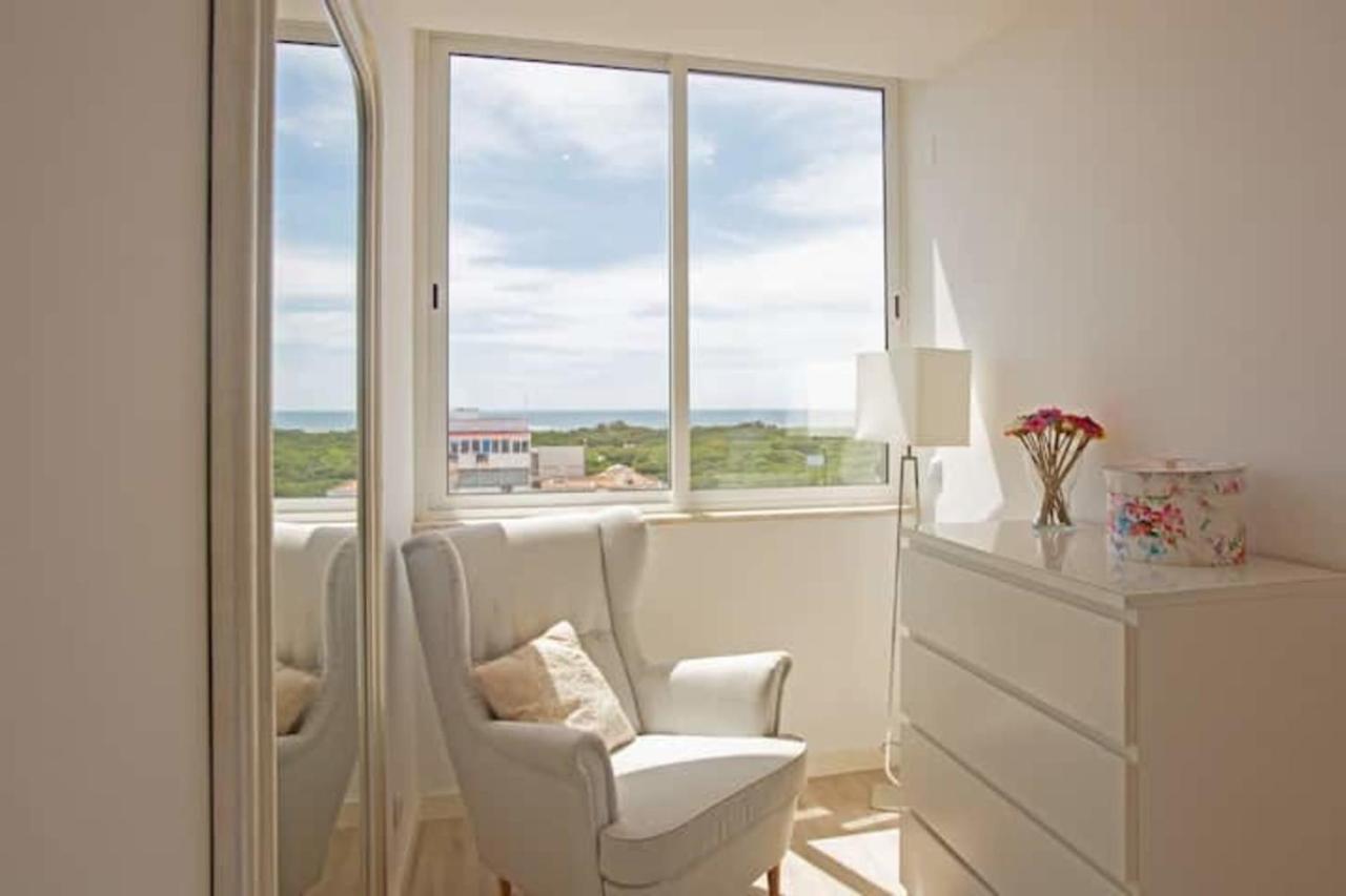 Magnificent 1 Bedroom Apartment With Views Over The Ocean コスタ・ダ・カパリカ エクステリア 写真
