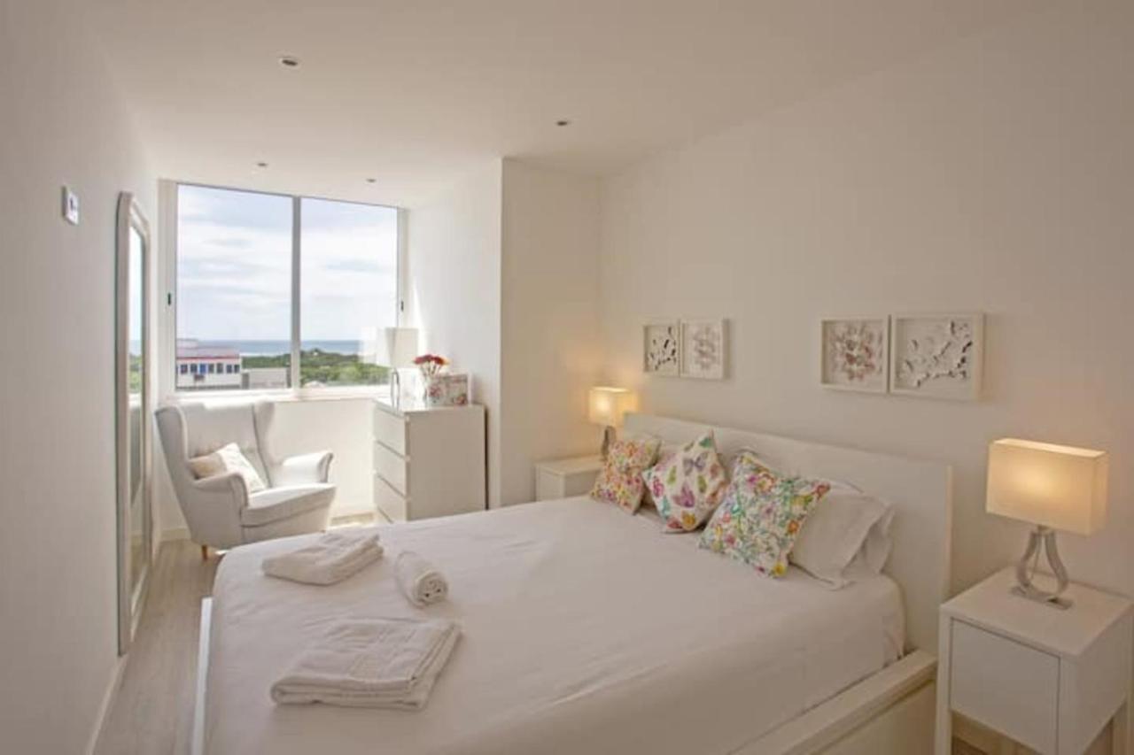 Magnificent 1 Bedroom Apartment With Views Over The Ocean コスタ・ダ・カパリカ エクステリア 写真